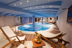 Luxury pool